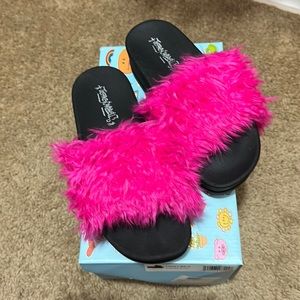 New in box Jeffrey Campbell lucky me wedge slides in fuchsia/black size 7